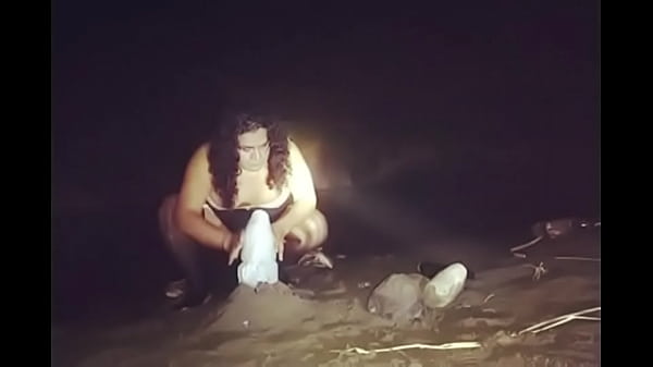 Extremo gigante rompiendo las entrantildeas demuestra gorda travesti en un insercioacuten anal insana