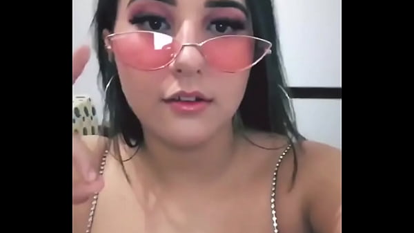 Larinha do twitter llarinhax que adora ser tratada como puta
