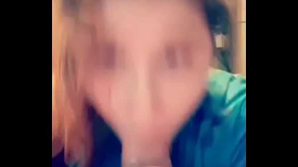 Sexy BBW sucking dick