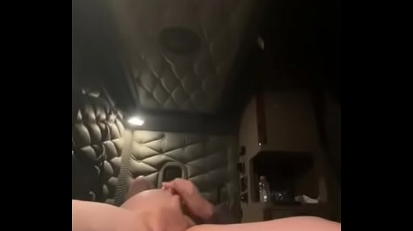 Jerking off till i cum