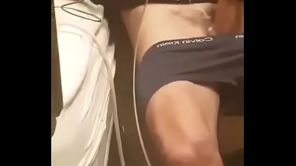 meu primeiro viacutedeo  tocando uma