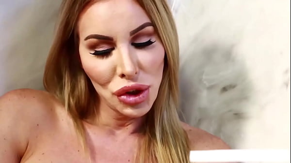 Smoking Hot Trans Marissa Minx Gives Some Pleasure To Herself