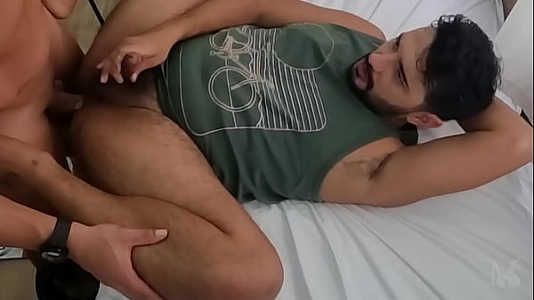 MARCOS GOIANO  FODIDO PELO MASSAGISTA DOTADO