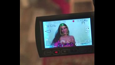 Rapidinhas EROTIKAXXX  Emily X Bastidores das gravaccedilotildees
