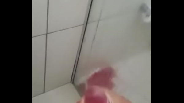 Jogando leite fora