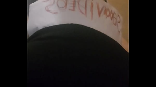 La presentacioacuten modelo Dulce mami Bomboacuten mostrando sus movimientos de cadera sin pena anda ahiacute mostraacutendose a todos i moviendose
