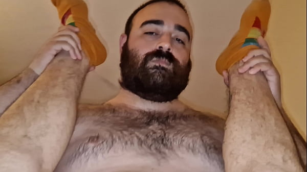 Oso peludo le da de mamar a cachorro y le folla el culo Short Video