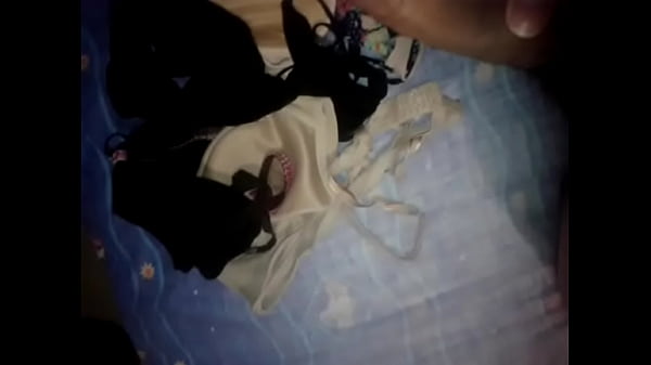 me vengo en la ropa de mi vecina