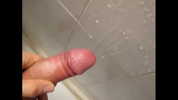 much cum mucha leche tirando