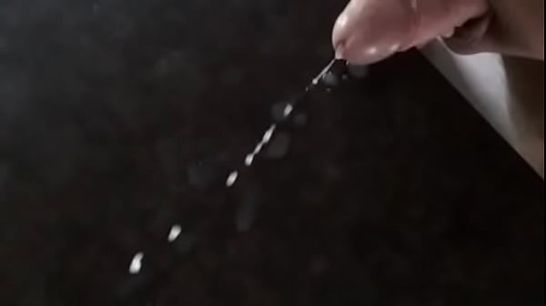mega cumshot auf den kuumlchentisch