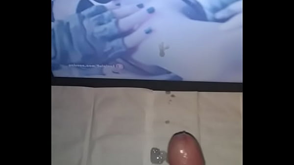 Cum Tributing Lady