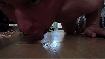 Easykimmy1 licks up a strangers cum