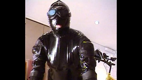 Roxina2003FullGasInRubber270103XXXLMPG