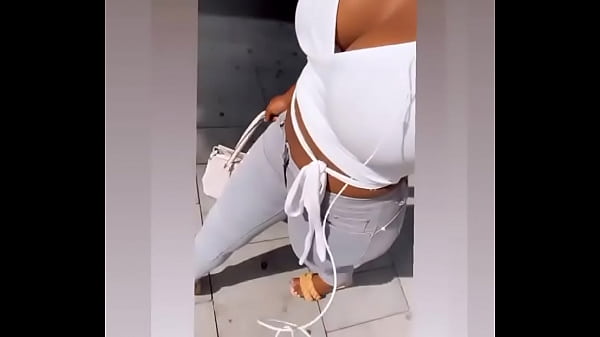 Africana con ganas de sentirlo