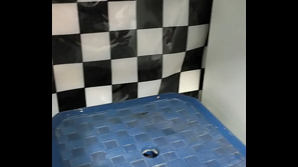 Espiando a mi primo en su habitacioacuten