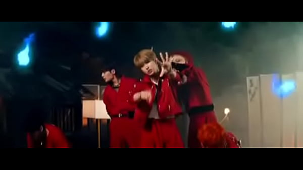 SKZ  THUNDEROUS MV