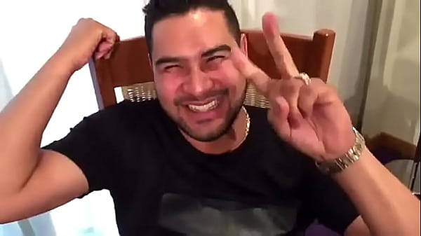 Riquiacutesimo bulto de vocalista de la Banda MS