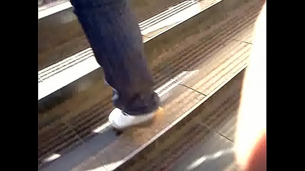 Culazo de madura subiendo escaleras Mature ass in ladders
