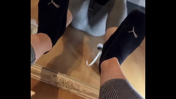 bullFull Video on ufe0fsocks teen sweatysoles sweatysocks blacksock feet feetworld fetish o