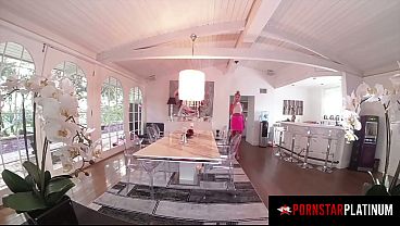 PORNSTAR PLATINUM Slutty Maid Savana Styles Irresistible Skills for Her Boss