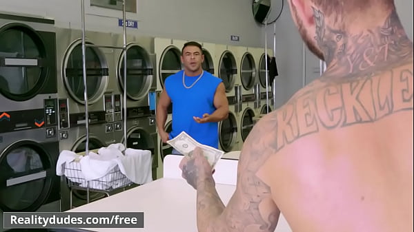 Draven Navarro Brian Michaels  Dudes in Public 32  Laundromat  Reality Dudes