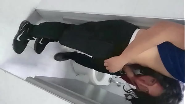 Friends playing in toilet public  CHICOSCAMCOM