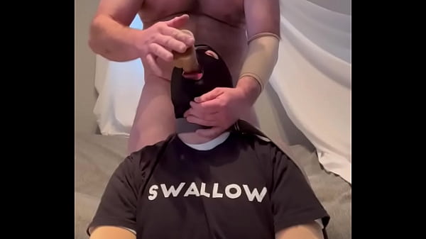 Faggot gagging on alpha039s cock and throatpie