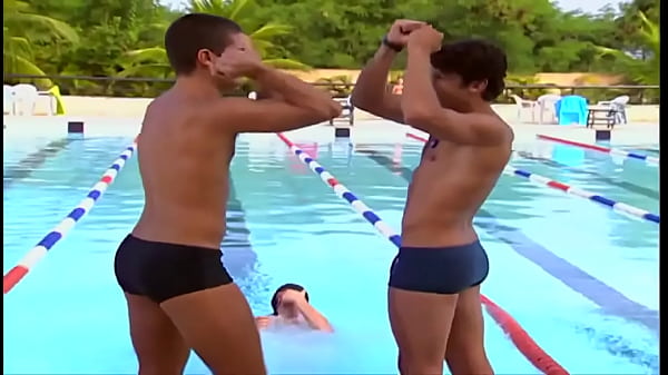 Atores de sunga em Malhaccedilatildeo 2005