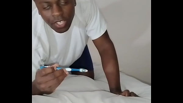 This toothbrush makes me feel like I039m the stuff on sheercom 1