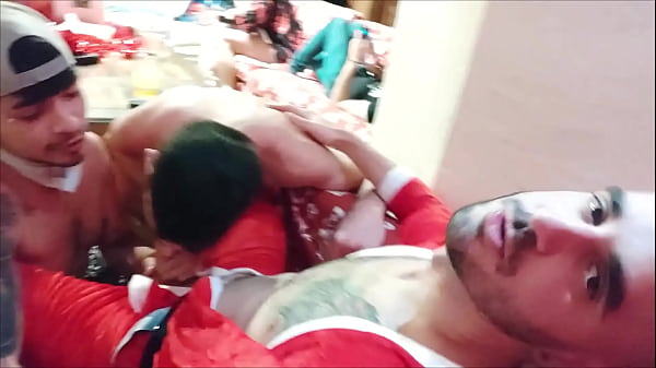 THE GOOD BOYS GIVE A SWEET BLOWJOB TO SANTA