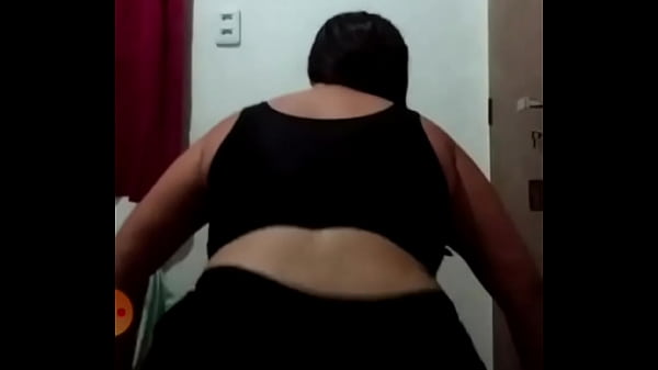 Tiacutetulo novinha danccedilando