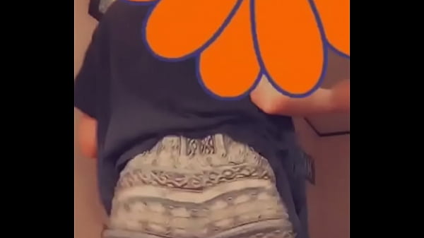 Teen shakes that ass