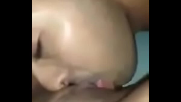Le chupo su colita a cerezita