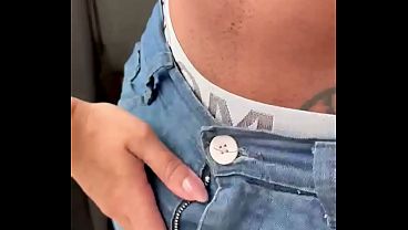 Esse personal pauzudo nao perdoa levou a casada puta para o apartamento e fudeu a safada na varando o corno nem imagina