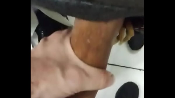 Brincadeira no vestiaacuterio da academia