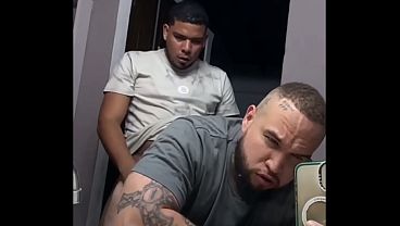 Mulato prentildeando Un culo Gordo