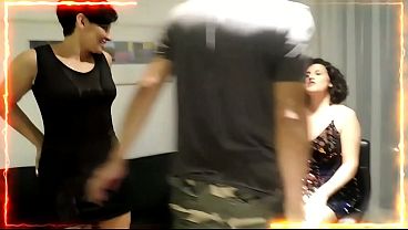 suspendimos el partidito ridiculo y salio orgia  aca se coje cuando nosotras queremos 1