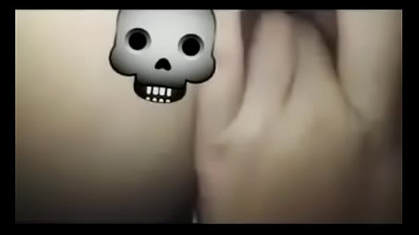 Se masturba en el bantildeo del colegio