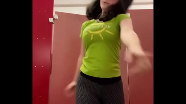 18 slut shows her ass in leggings