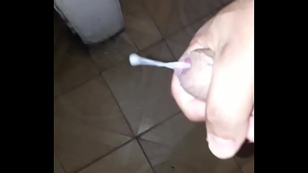Otra noche solo en casa sacando provecho y leche