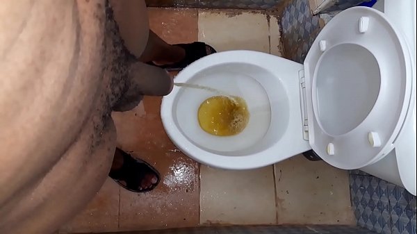 Real Pissing Porn Golden Shower Peeing