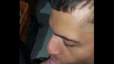 Novinho galudatildeo chegou no trabalho me botando pra mamar