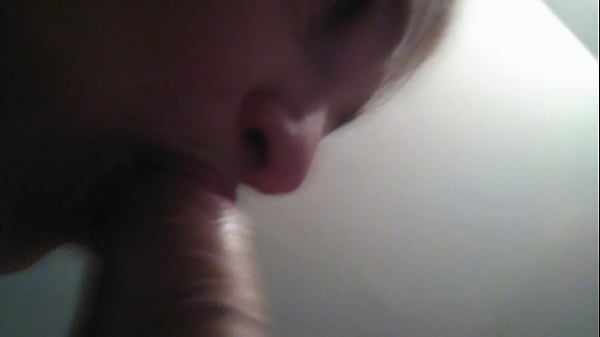 gets blow job