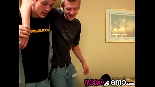 Emo twinks exchanging blowjobs in sixty nine pose
