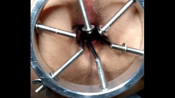 bdsm Expandiendome el ano con un especuloacute y jugando con comida y objetos