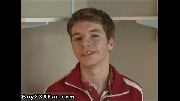 Gay sex Fillipo chats about his life then gets bare and jumps in a