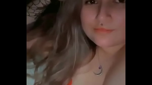 Alguien puede ayudarme estoy muy caliente