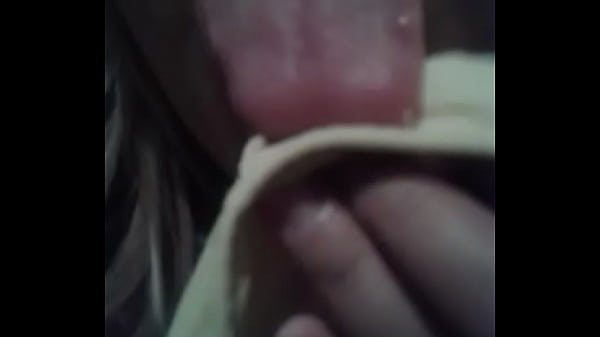 Me encanta mojar mis dedos con mis fluidos