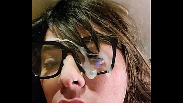 Comi eacute ndome el facial de semen lechita rica en la cara