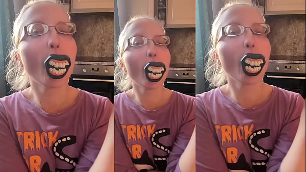 ASMR Vampire Teeth Lollipop m